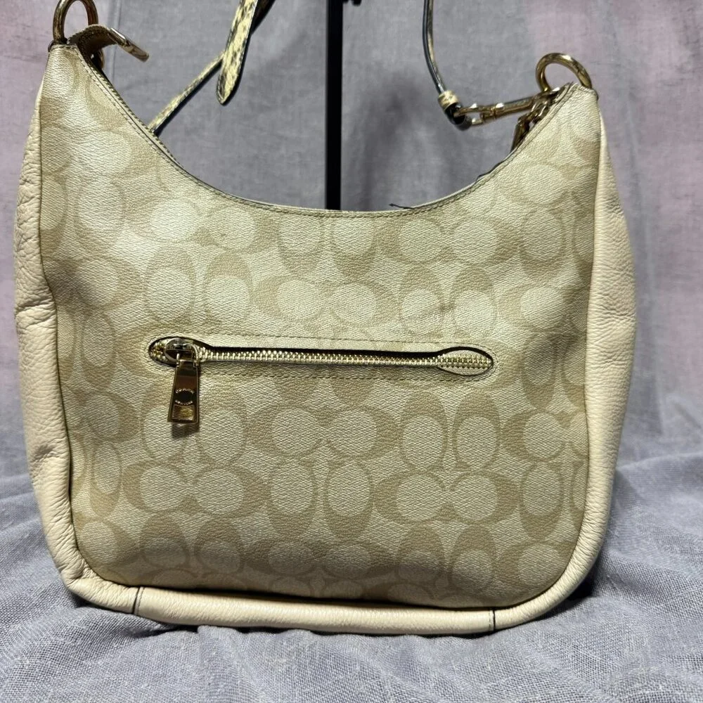 Coach Logo Print Hobo Crossbody 👜✨